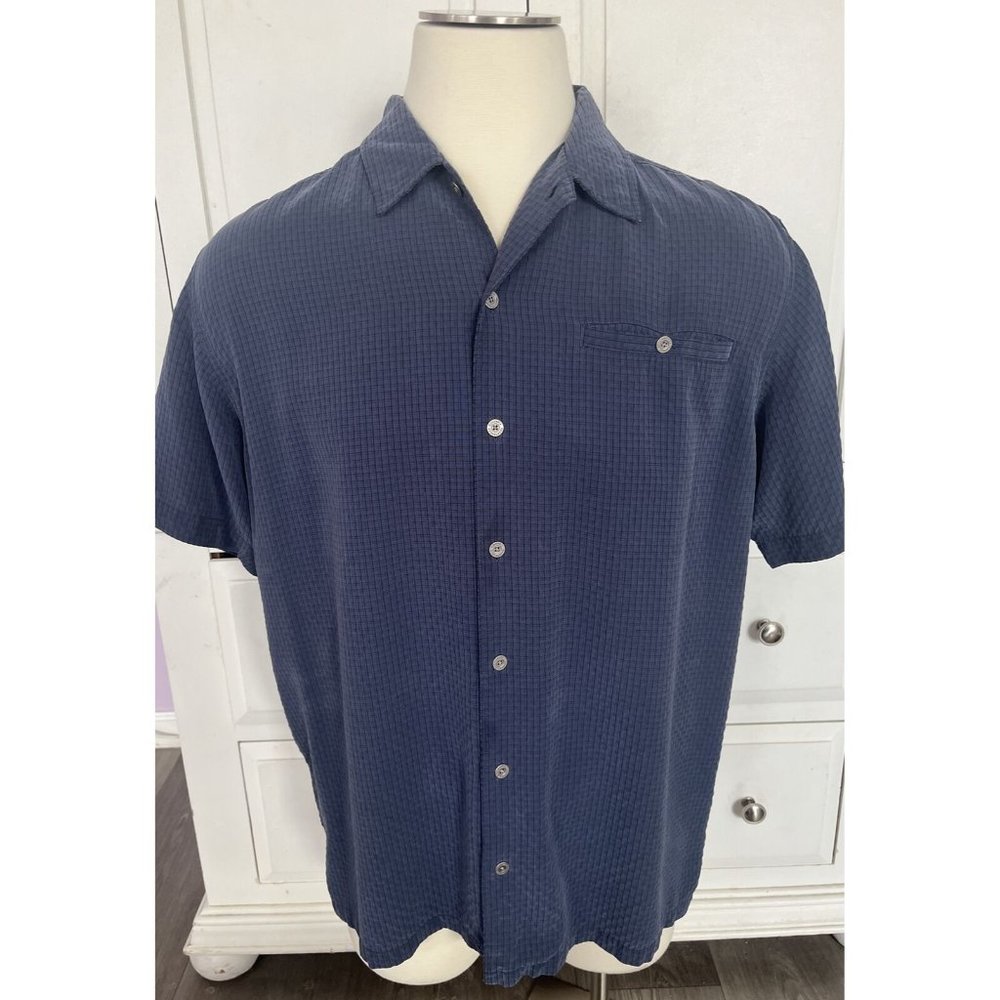 Columbia Men's Large Button Down Shirt Blue Short Sleeve